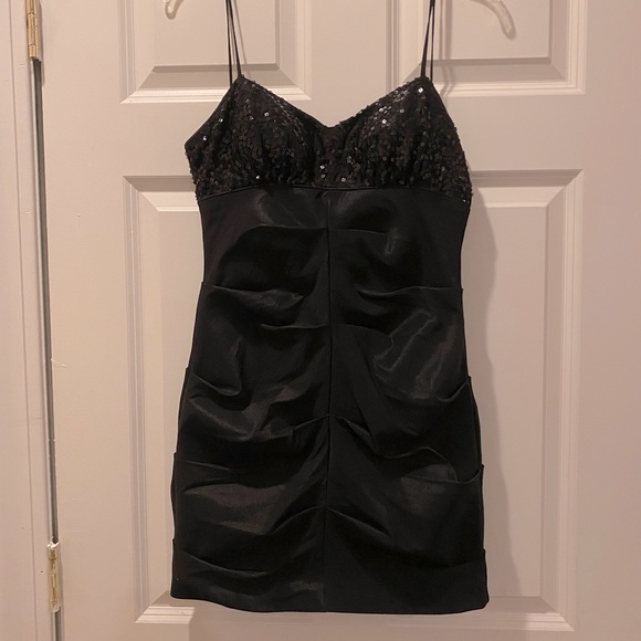 Party dress - Picture 2 of 2